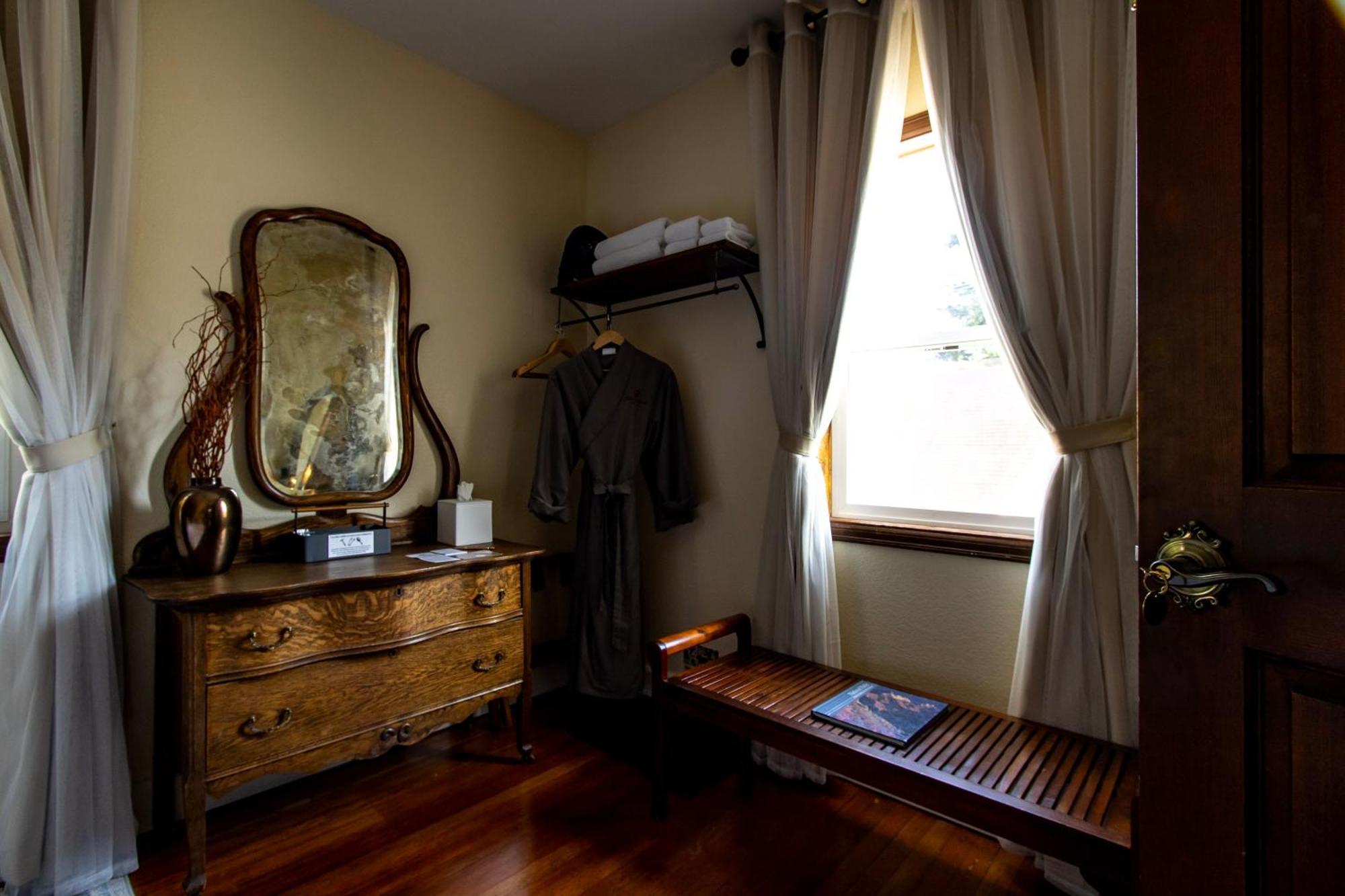 Historic Hotel แพ็ควูด ภายนอก รูปภาพ